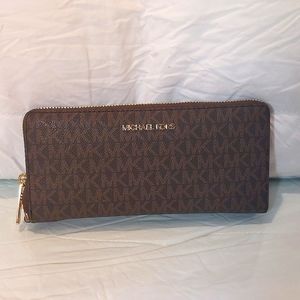 Michael Kors Travel Size Wallet